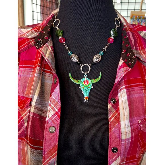 Hand Crafted Jewelry - Artisan Hand Crafted Necklace. Southwestern Steer-Skull Turquoise Fuchsia Silver